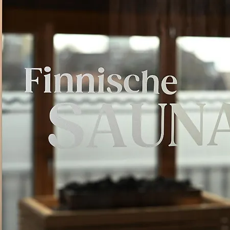 Binnendiek Haus 6 8 *