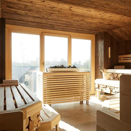 Binnendiek Haus 6 8 *