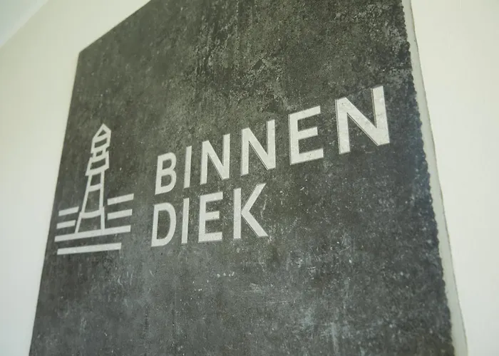 Binnendiek Haus 6 8 *